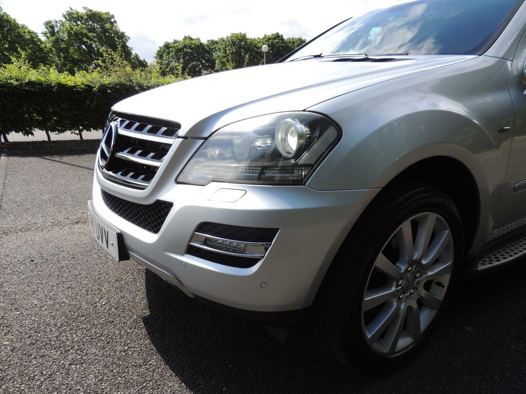 Mercedes-Benz M Class Black #30