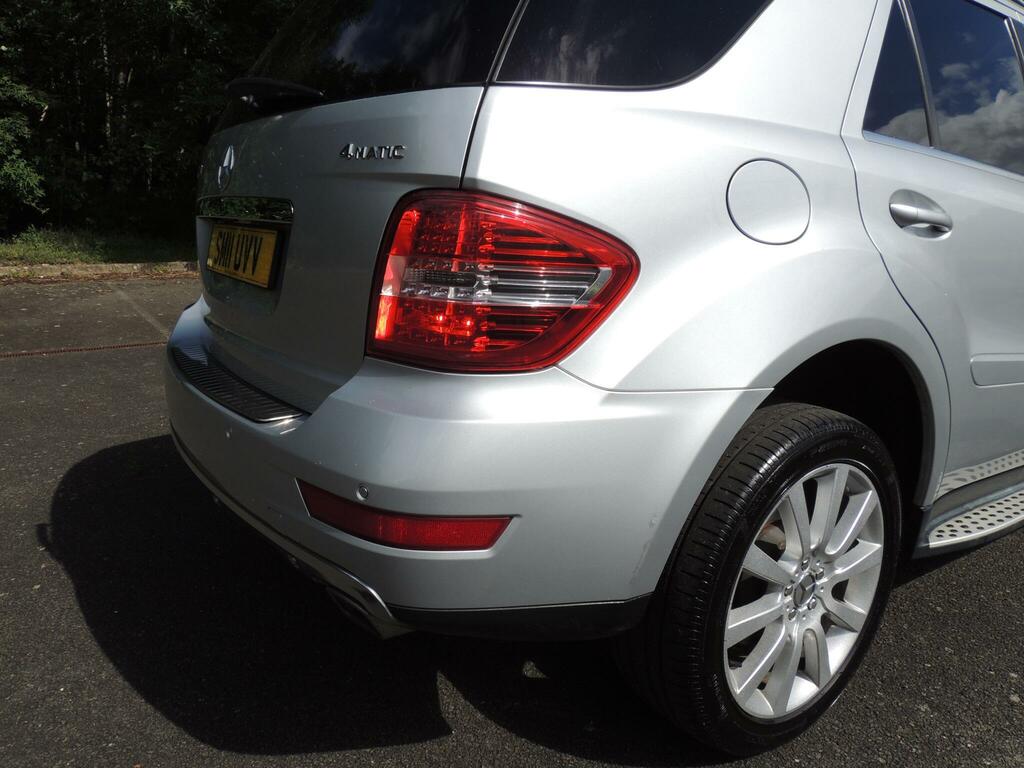 Mercedes-Benz M Class Black #36