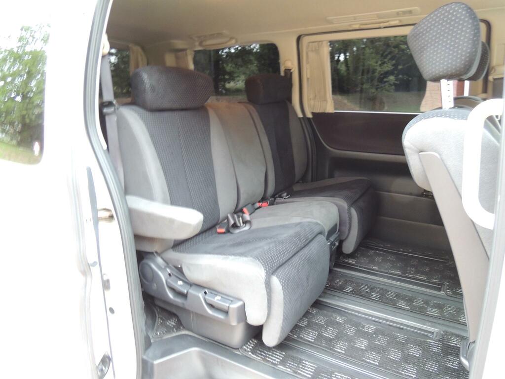 Nissan Elgrand 7 Seater High Silver #56