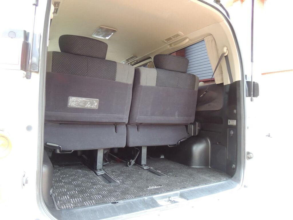 Nissan Elgrand 7 Seater High Silver #63
