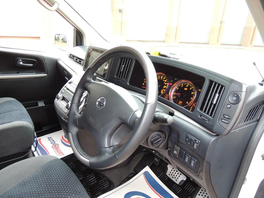 Nissan Elgrand 7 Seater High Silver #47