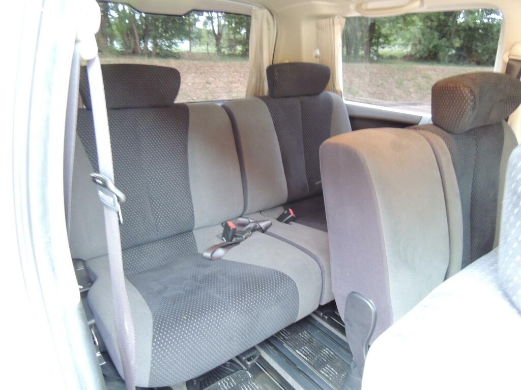 Nissan Elgrand 7 Seater High Silver #61