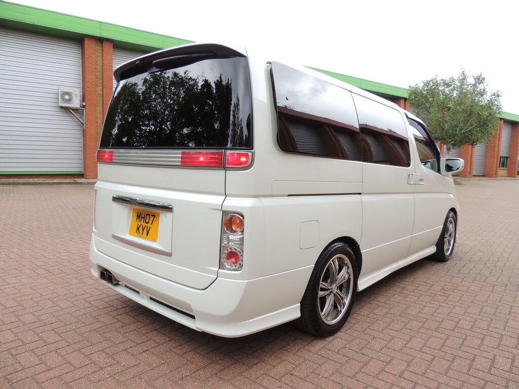 Nissan Elgrand 7 Seater High Silver #17