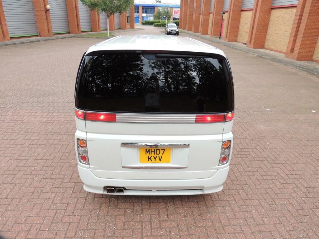 Nissan Elgrand 7 Seater High Silver #21