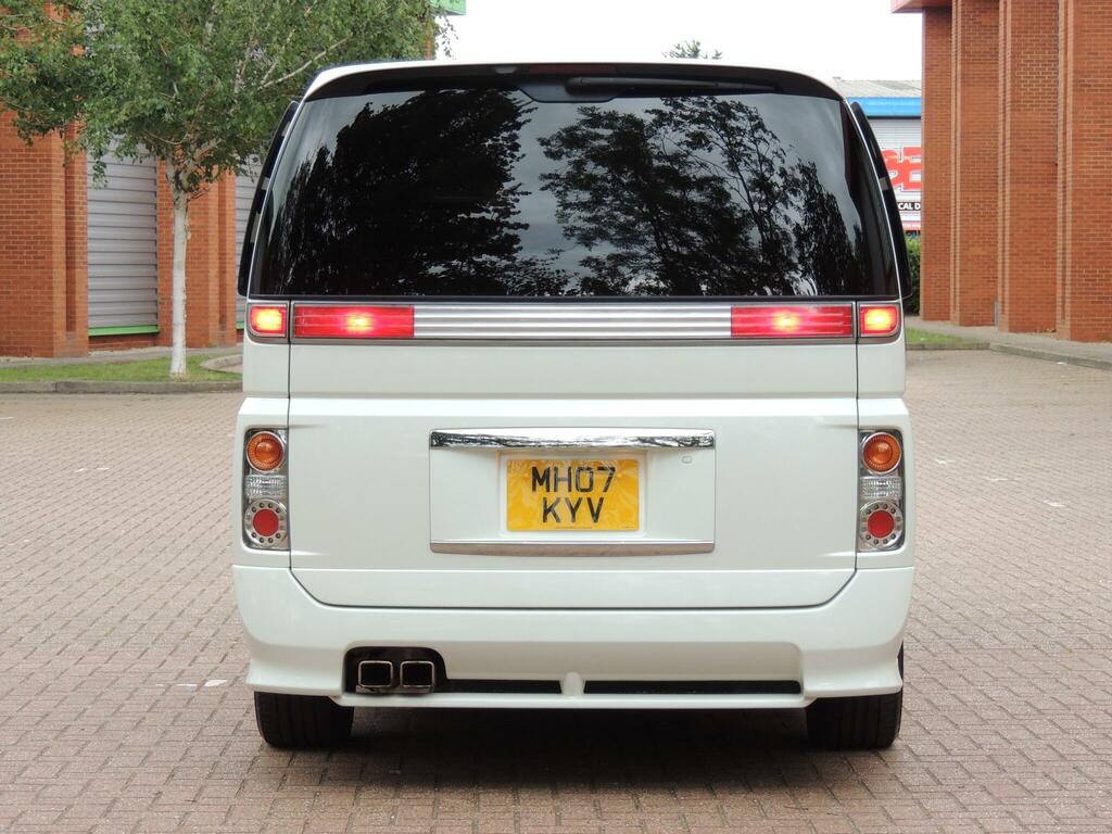 Nissan Elgrand 7 Seater High Silver #22