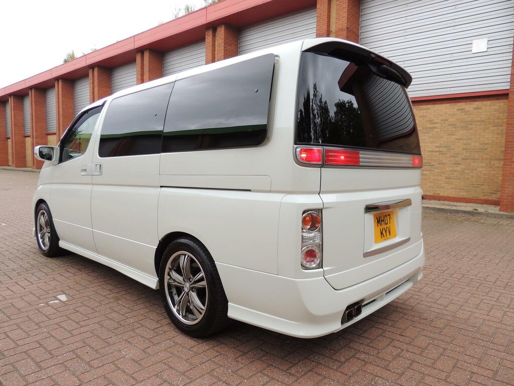 Nissan Elgrand 7 Seater High Silver #24