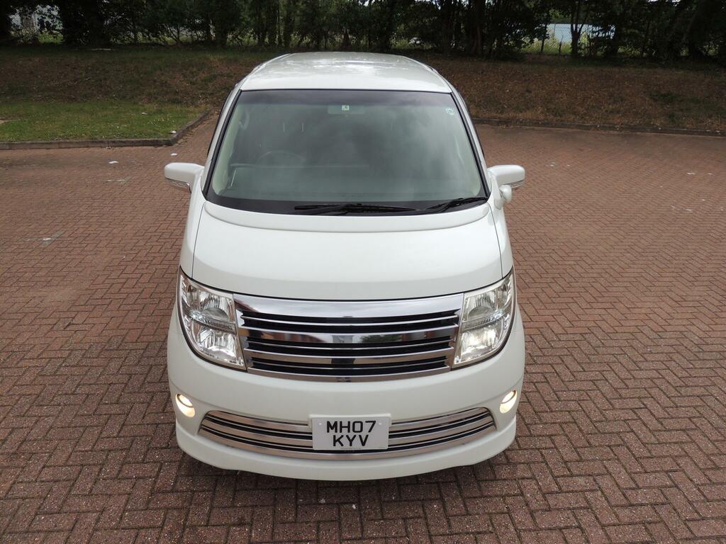 Nissan Elgrand 7 Seater High Silver #8