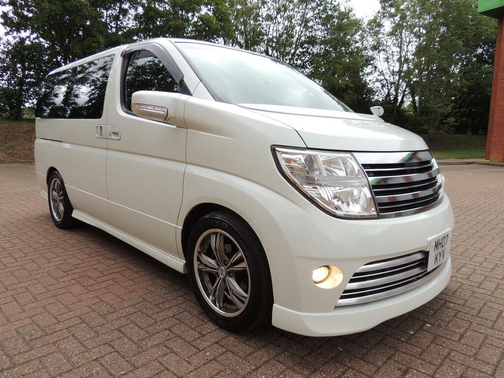 Nissan Elgrand Nissan Elgrand Highway Star3.5 V6 White #6