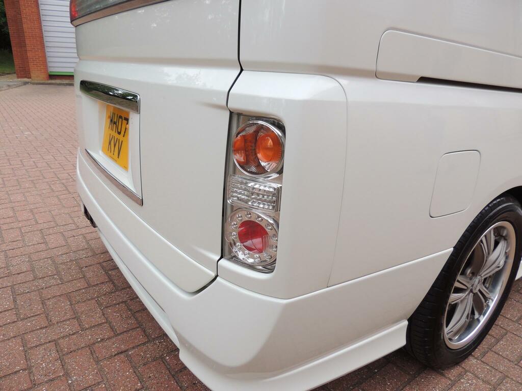 Nissan Elgrand 7 Seater High Silver #35
