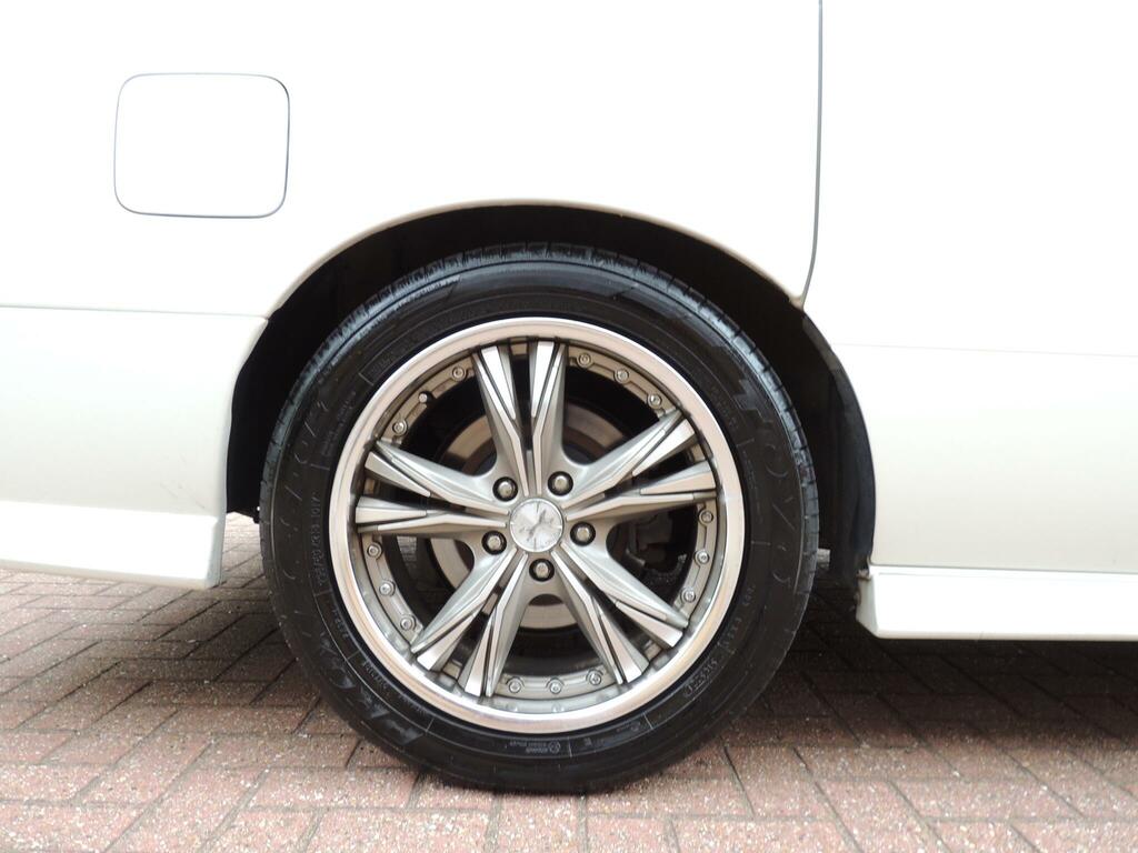 Nissan Elgrand 7 Seater High Silver #34