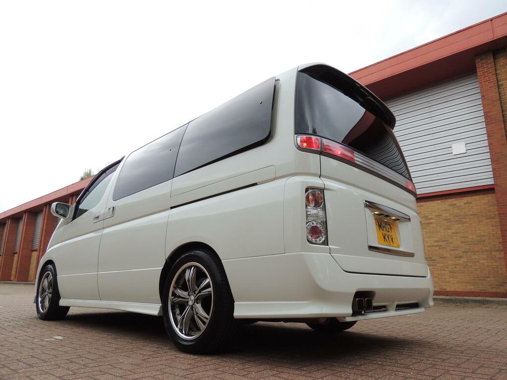 Nissan Elgrand 7 Seater High Silver #26