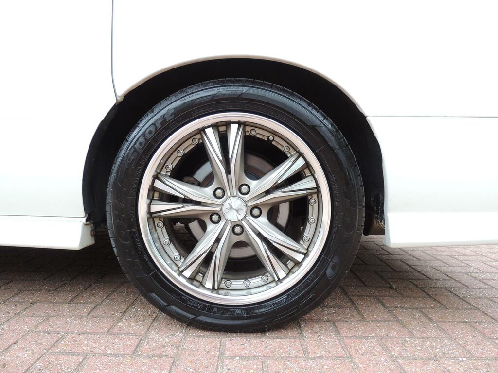 Nissan Elgrand 7 Seater High Silver #27