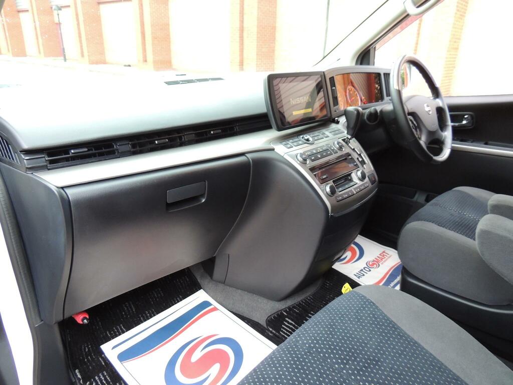 Nissan Elgrand 7 Seater High Silver #69