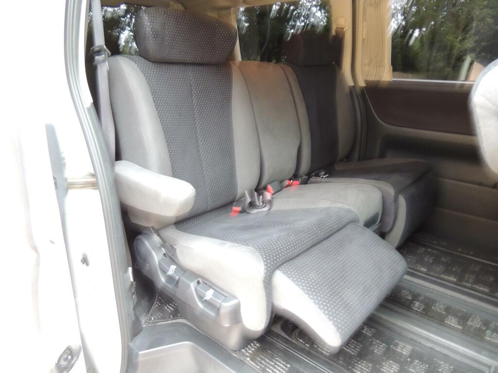 Nissan Elgrand 7 Seater High Silver #57