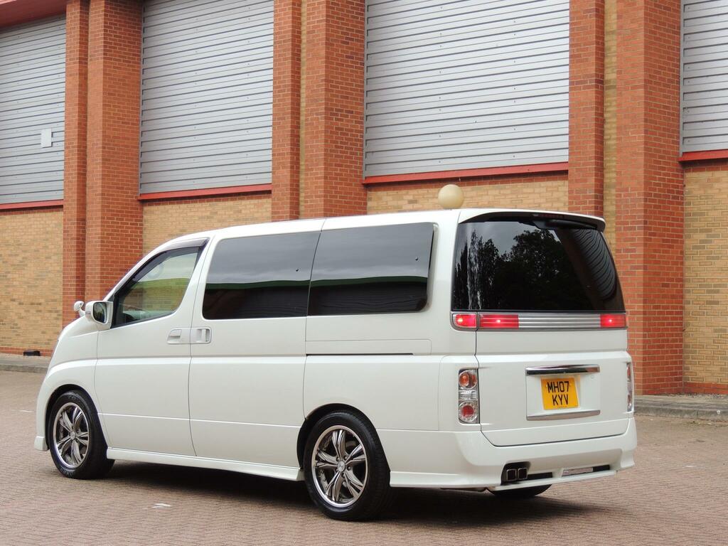 Nissan Elgrand 7 Seater High Silver #23