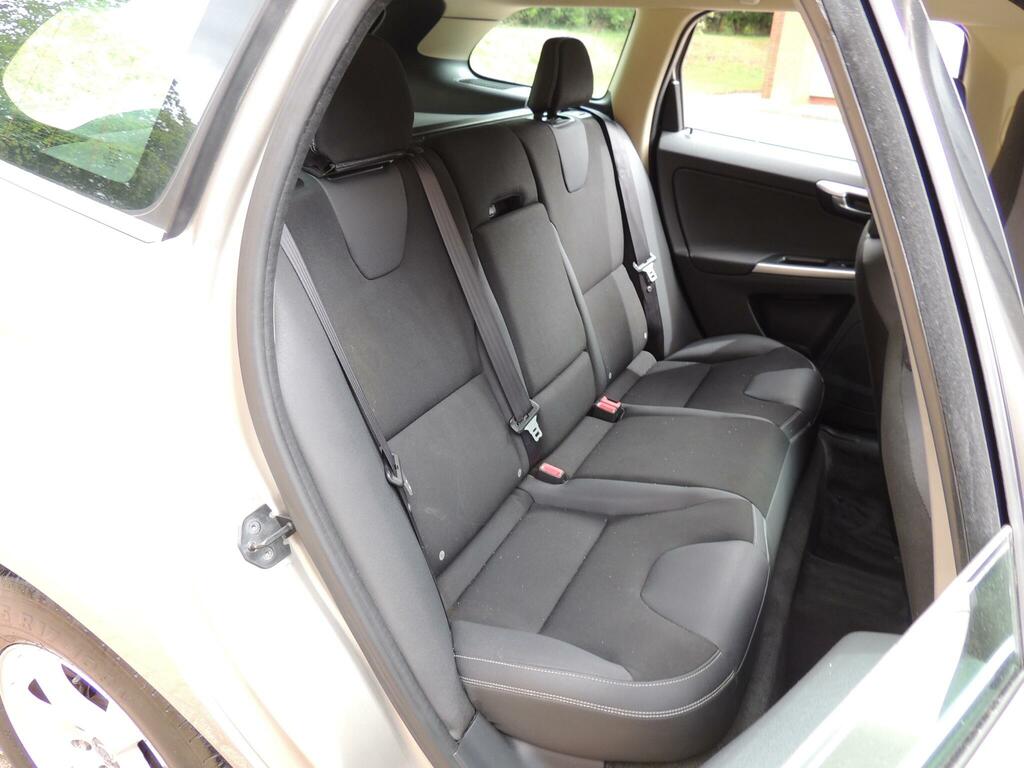 Volvo XC60 Suv Grey #60