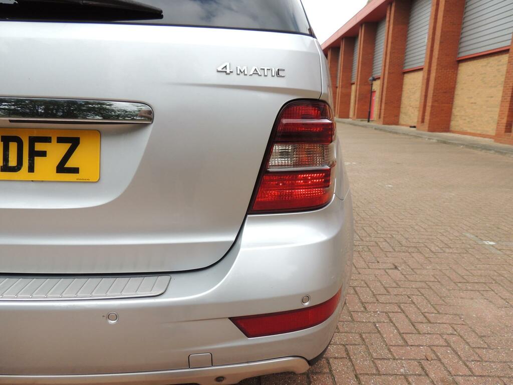 Mercedes-Benz M Class Se Blue #40