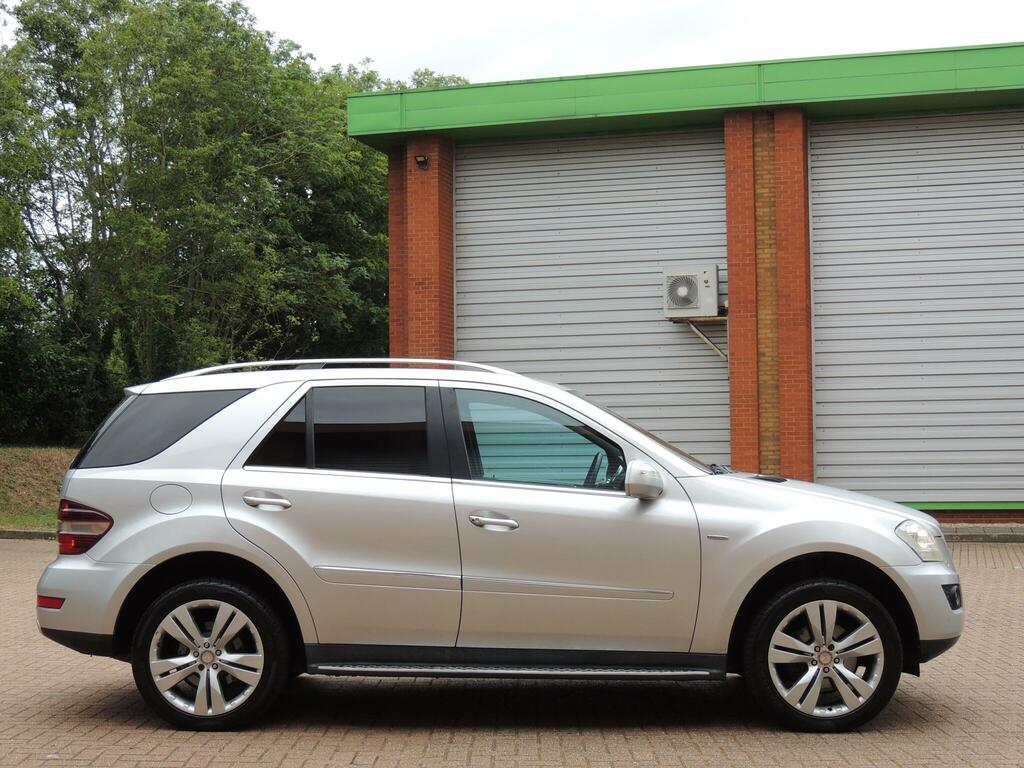 Mercedes-Benz M Class Se Blue #15