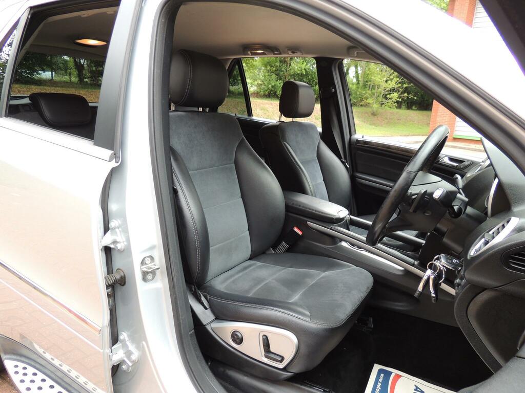 Mercedes-Benz M Class Se Blue #44