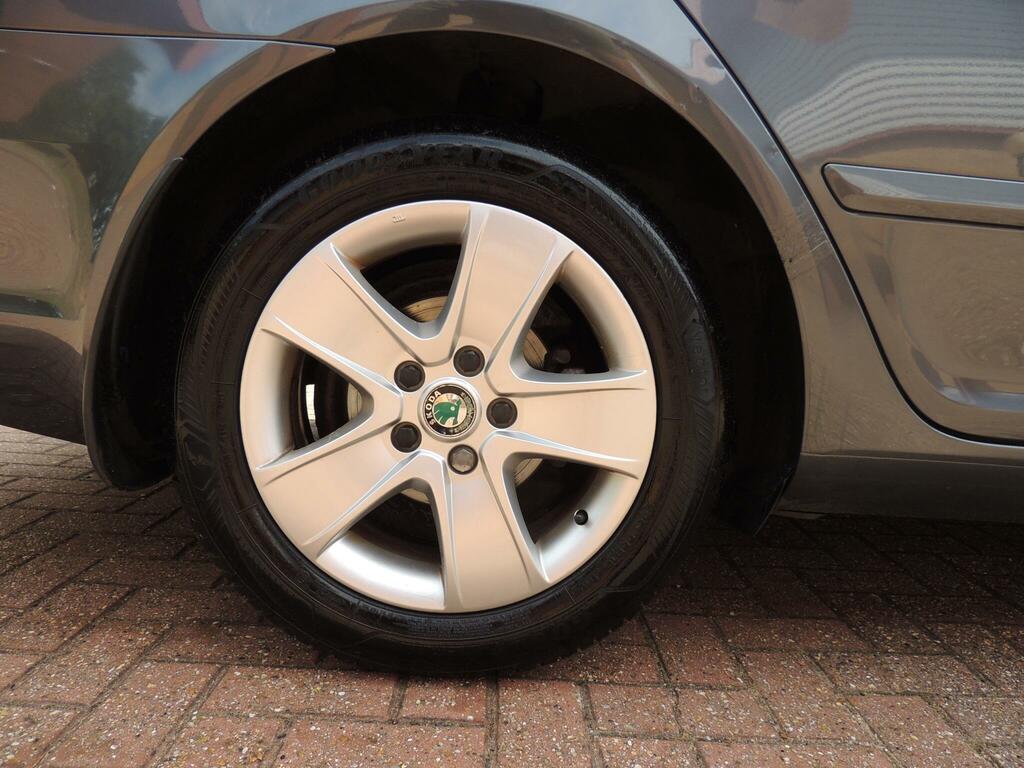 Skoda Octavia 1.6 Tdi Se Euro 5  #35