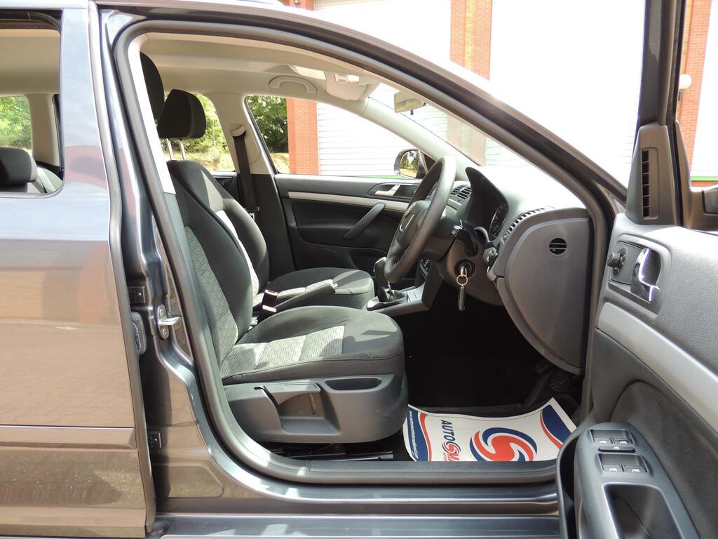 Skoda Octavia 1.6 Tdi Se Euro 5  #40