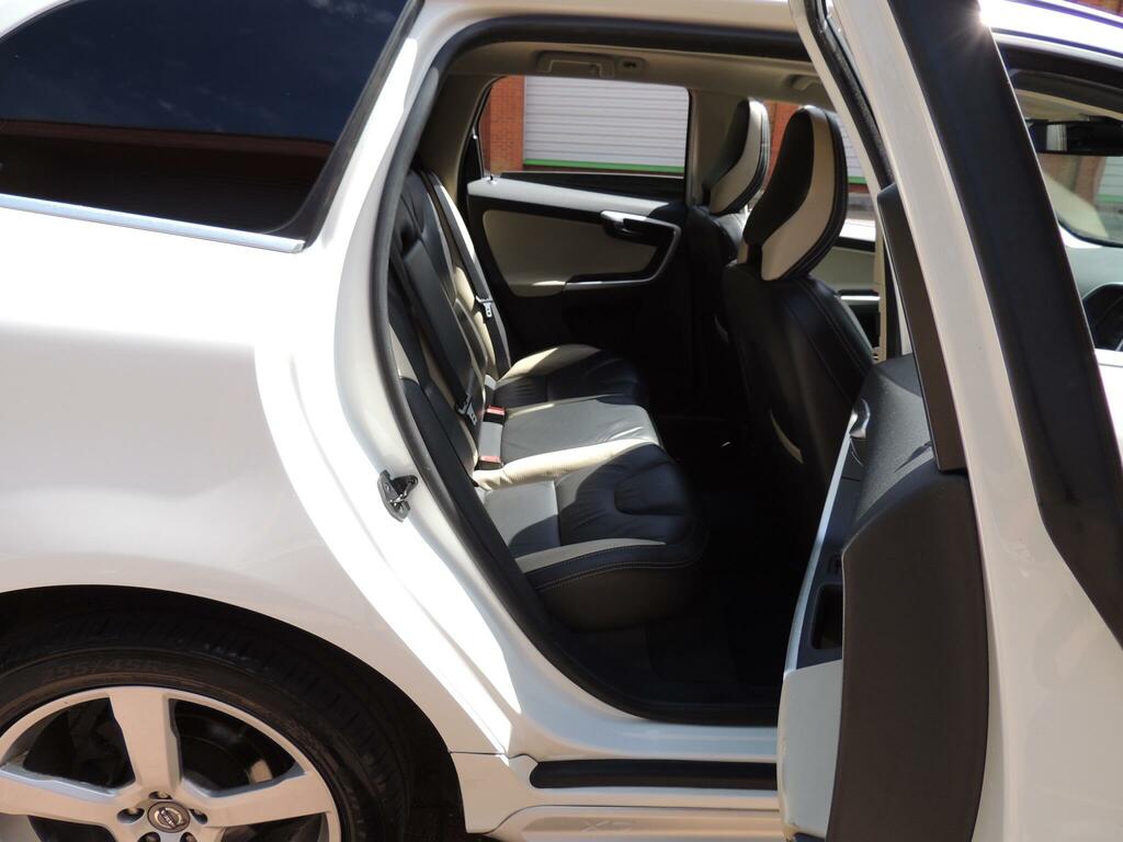 Volvo XC60 D Drive R-design 5-Door Red #75