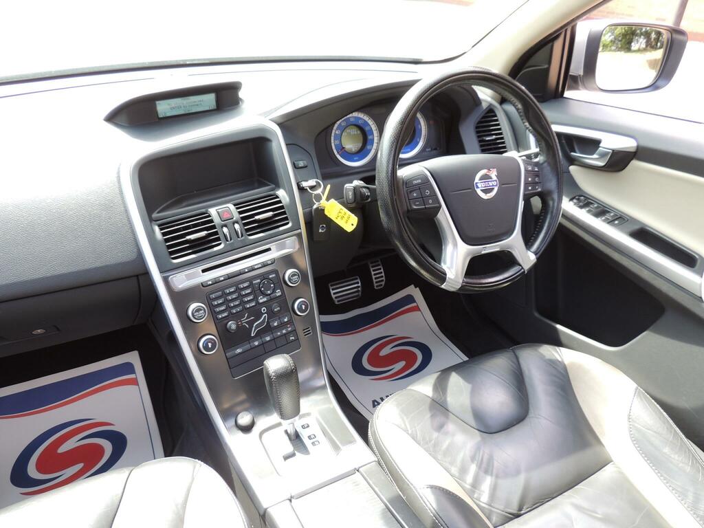 Volvo XC60 D Drive R-design 5-Door Red #86