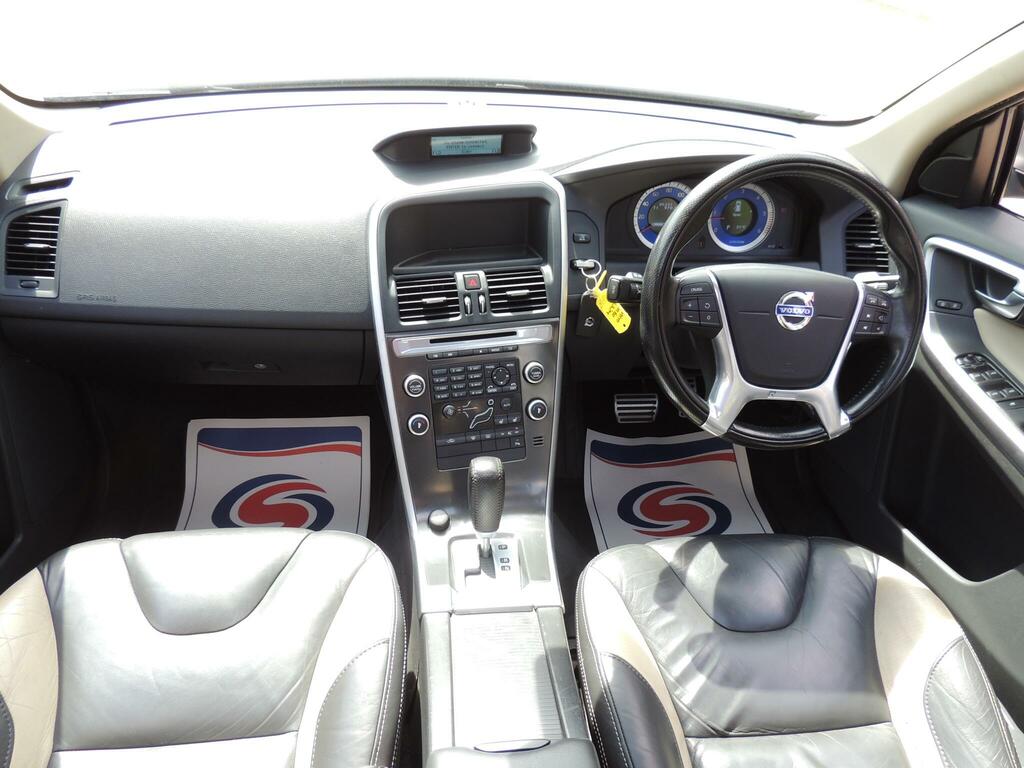 Volvo XC60 D Drive R-design 5-Door Red #84