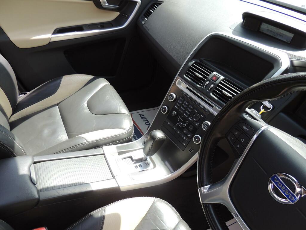 Volvo XC60 D Drive R-design 5-Door Red #70
