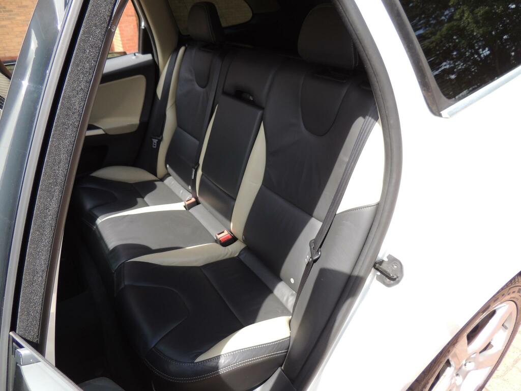 Volvo XC60 D Drive R-design 5-Door Red #82