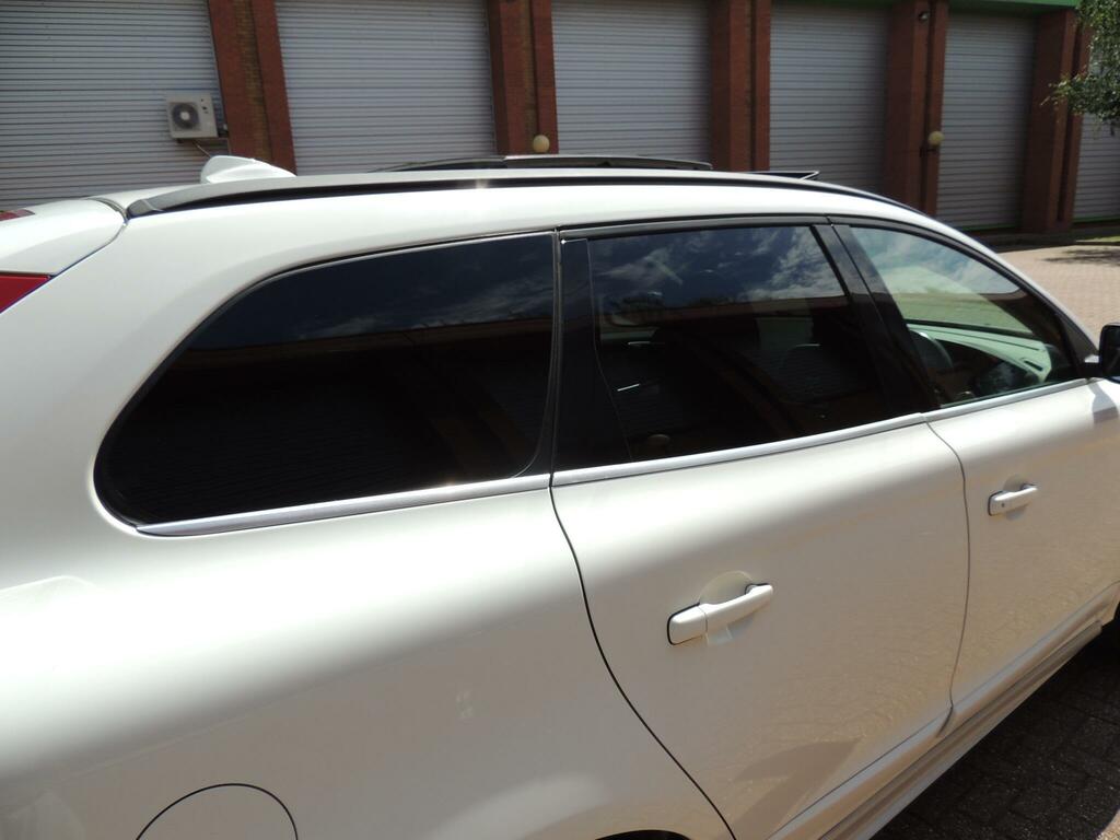 Volvo XC60 D Drive R-design 5-Door Red #38