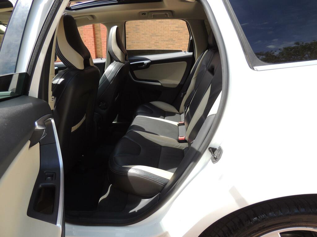 Volvo XC60 D Drive R-design 5-Door Red #83