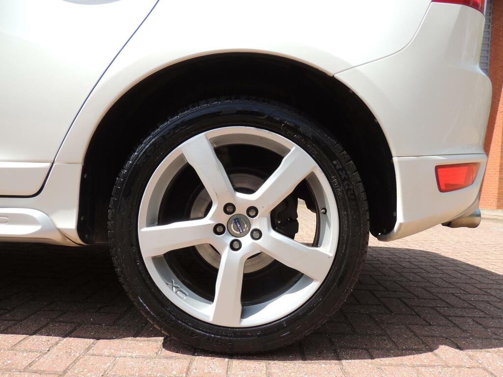 Volvo XC60 D Drive R-design 5-Door Red #27