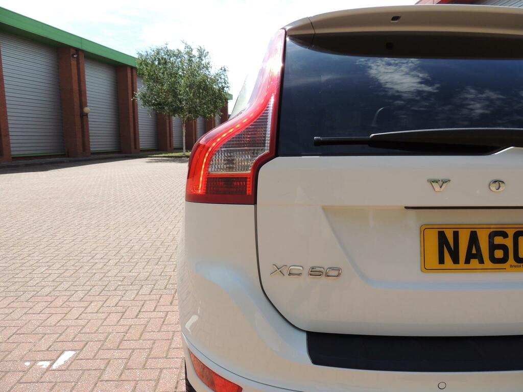 Volvo XC60 D Drive R-design 5-Door Red #41