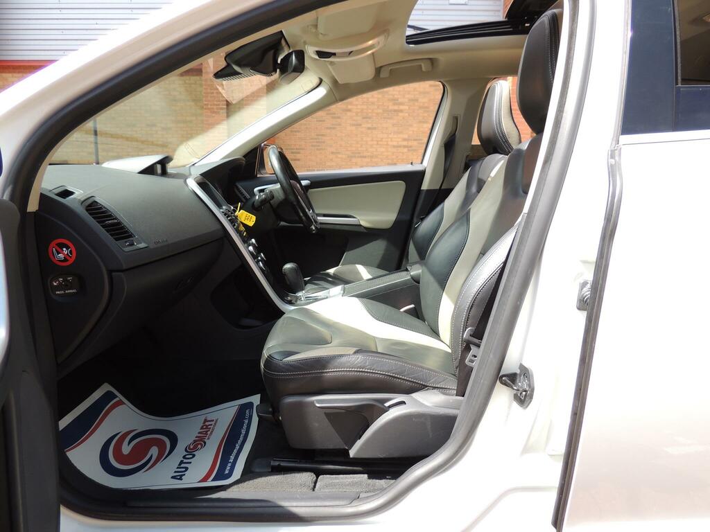 Volvo XC60 D Drive R-design 5-Door Red #90