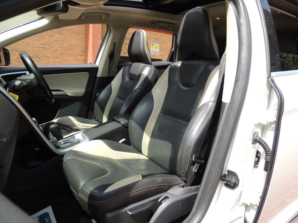 Volvo XC60 D Drive R-design 5-Door Red #89