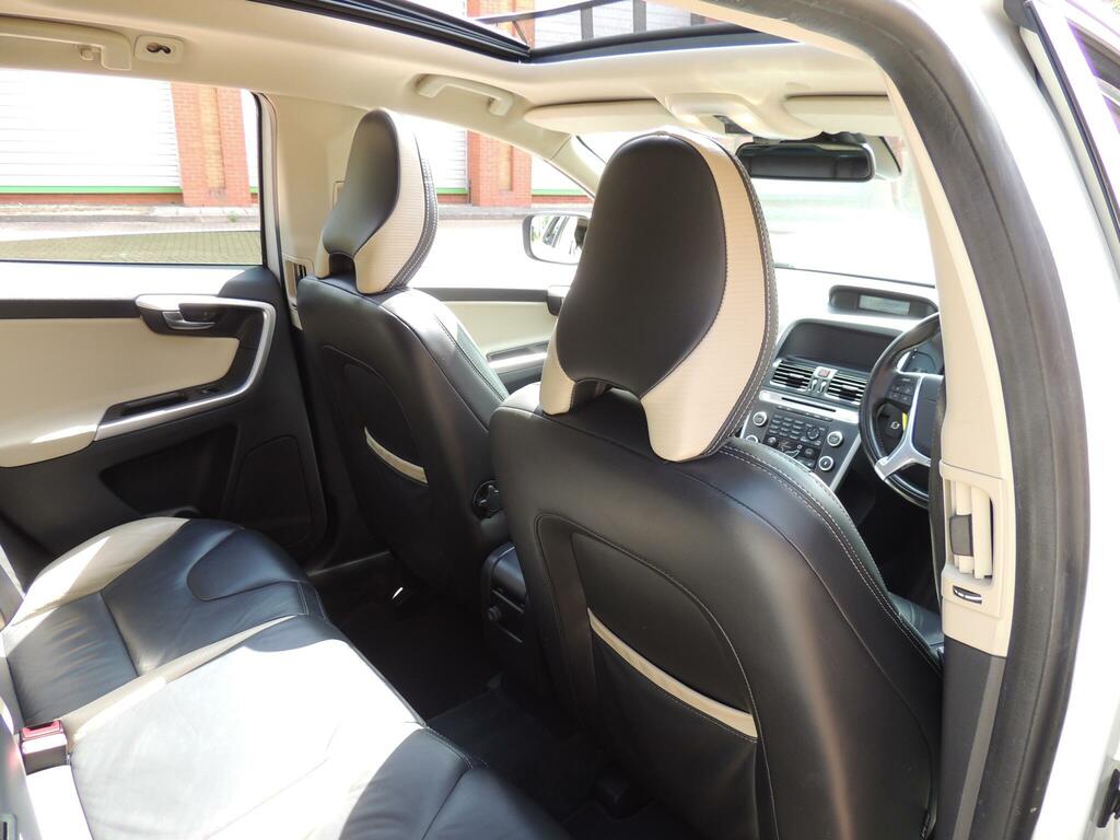 Volvo XC60 D Drive R-design 5-Door Red #78