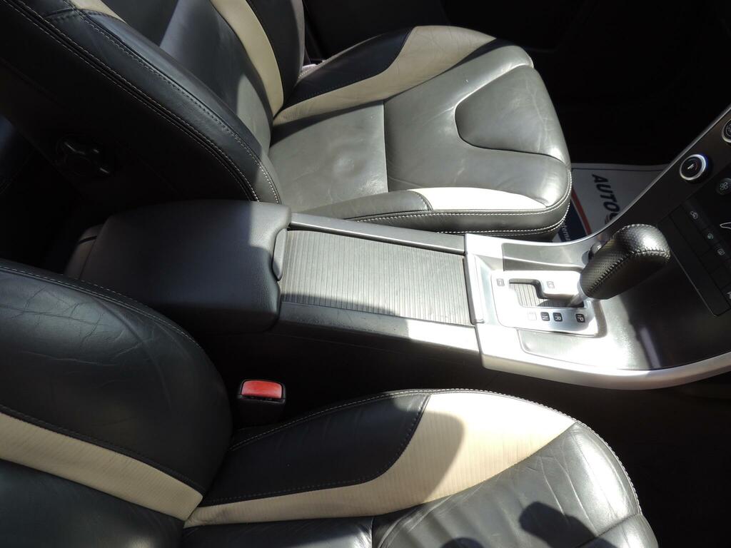 Volvo XC60 D Drive R-design 5-Door Red #71