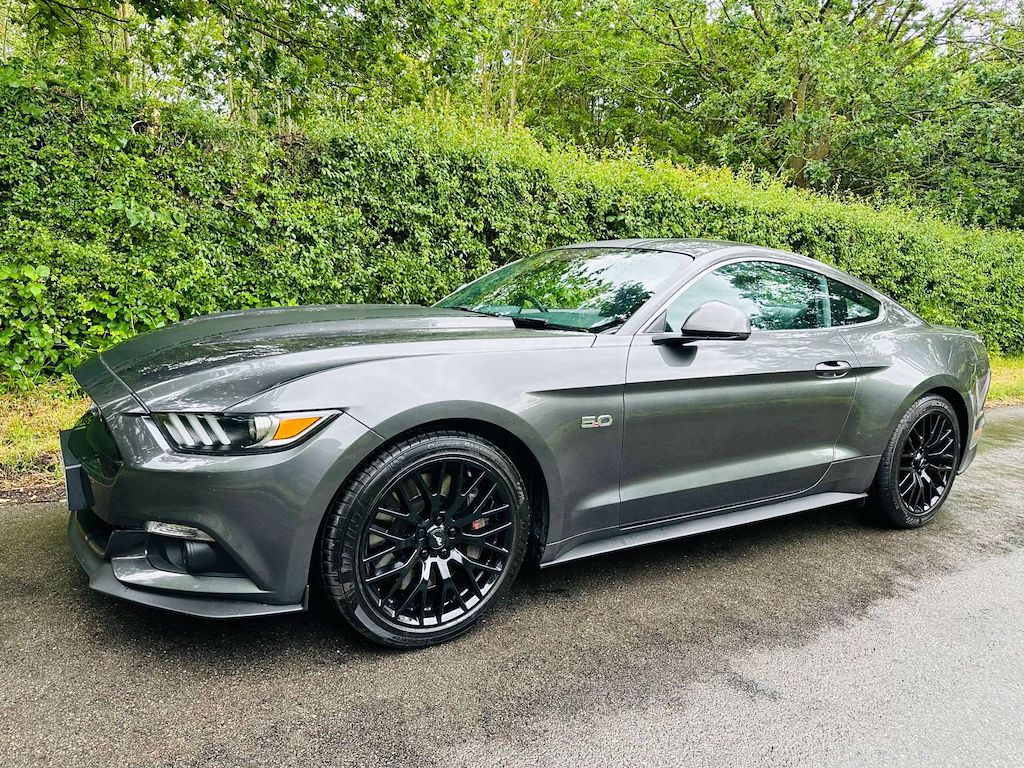 Ford Mustang Gt Red #27