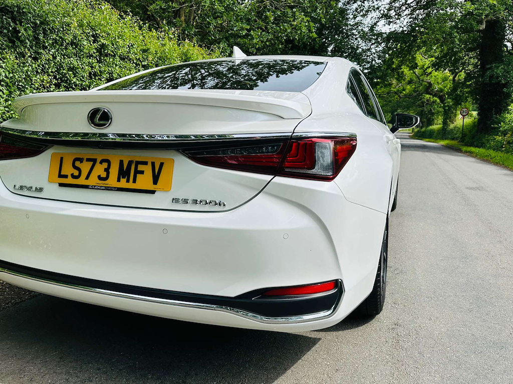 Lexus ES 300H 2.5 Cvt Premium Edition Green #39