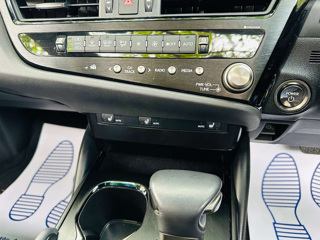 Lexus ES 300H 2.5 Cvt Premium Edition Green #14