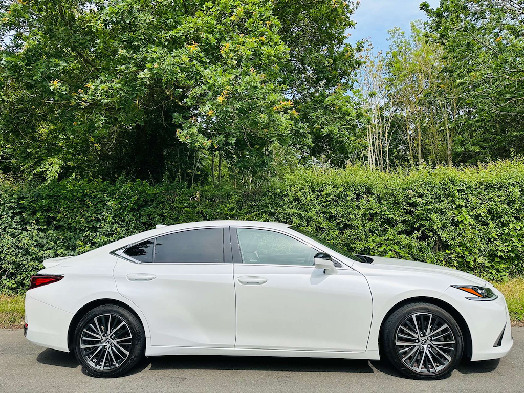 Lexus ES 300H 2.5 Cvt Premium Edition Green #42
