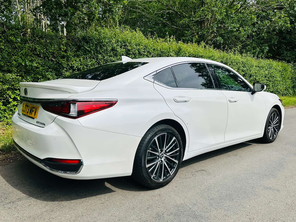 Lexus ES 300H 2.5 Cvt Premium Edition Green #40