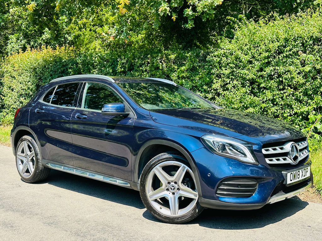 Mercedes-Benz GLA Class 1.6 L Amg Line Premium Blue