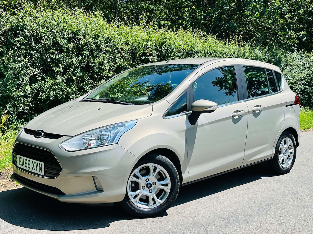 Ford B-Max 1.6 L Zetec Silver