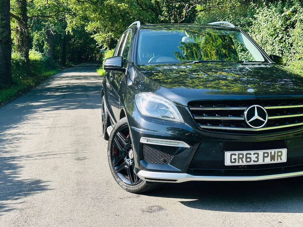 Mercedes-Benz M Class 5.5 L 4Wd Black #2