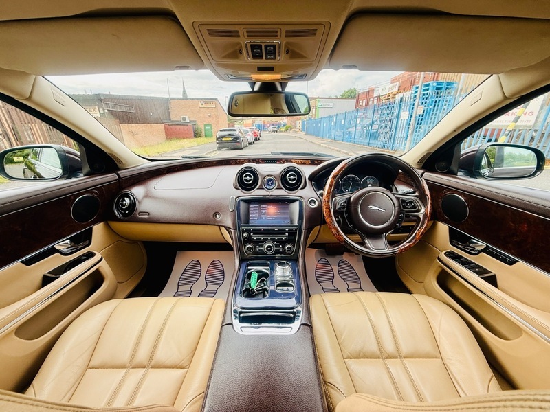 Jaguar XJ D V6 Luxury Red #3
