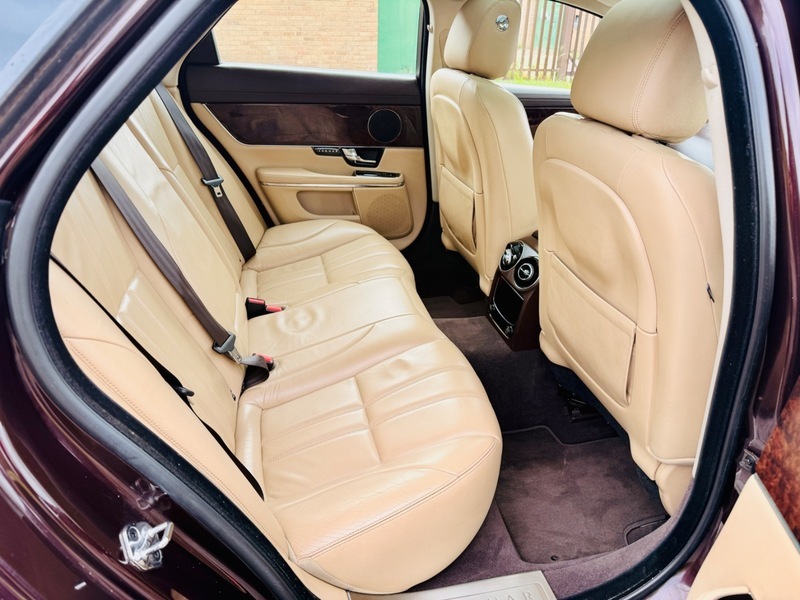 Jaguar XJ  Black #18
