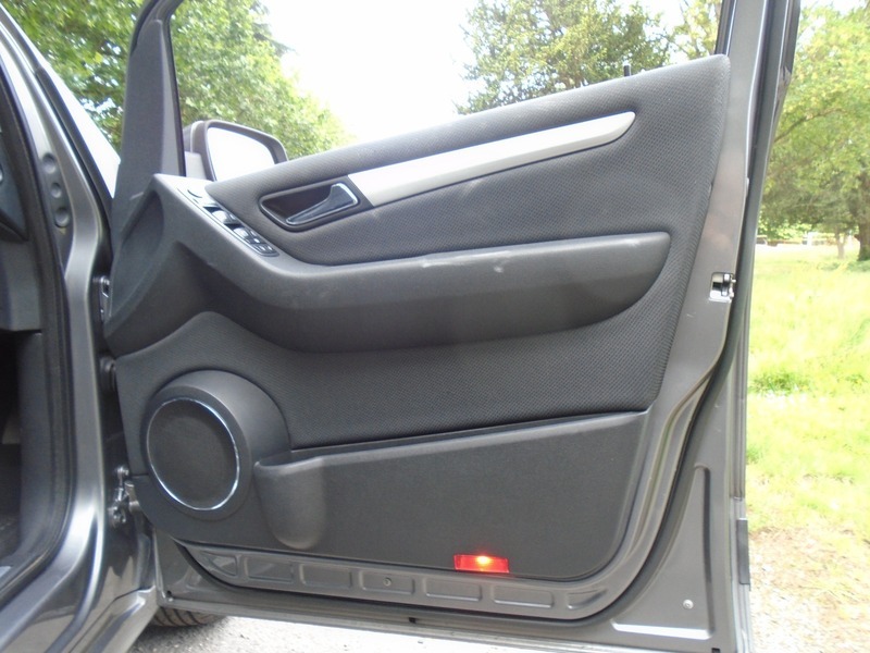 Mercedes-Benz A Class Blueefficiency Elegance Se Red #13