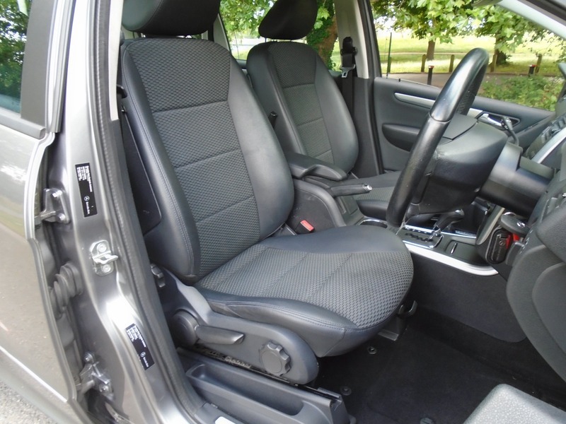 Mercedes-Benz A Class Blueefficiency Elegance Se Red #28